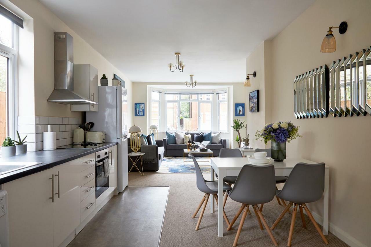 Aisiki Living At Alexandra Road, 2 Bedrooms & 2 Bathrooms With King Or Twin Beds And With Free Wi-Fi & Parking Watford  Zewnętrze zdjęcie
